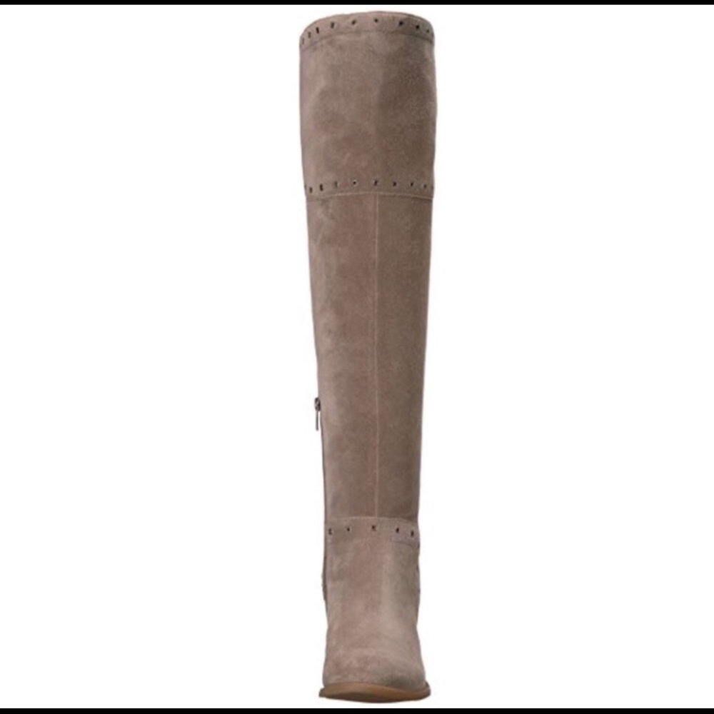 Boots - Picture 2 of 6